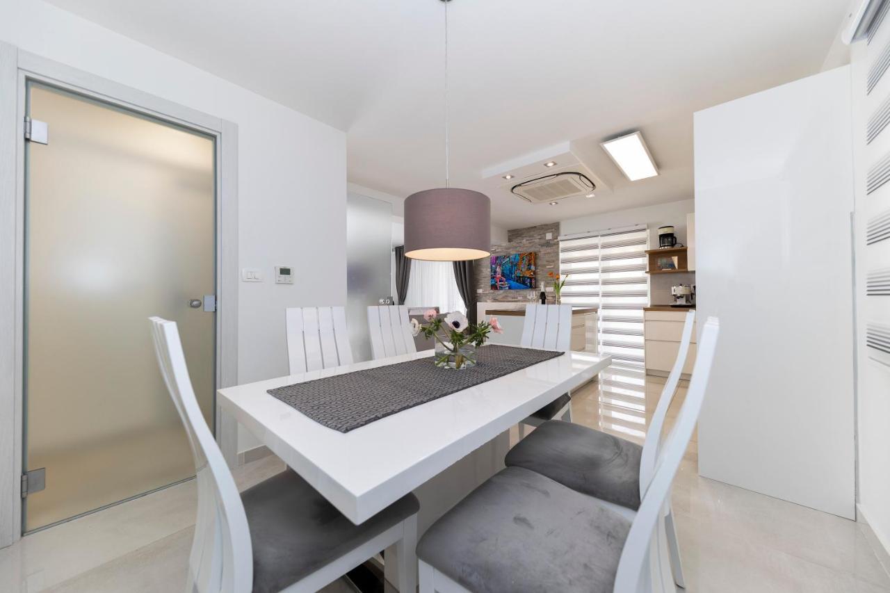 Joy 1 Apartment Novalja Zewnętrze zdjęcie